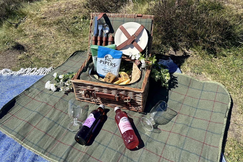 Peaks & Plates - picnic
