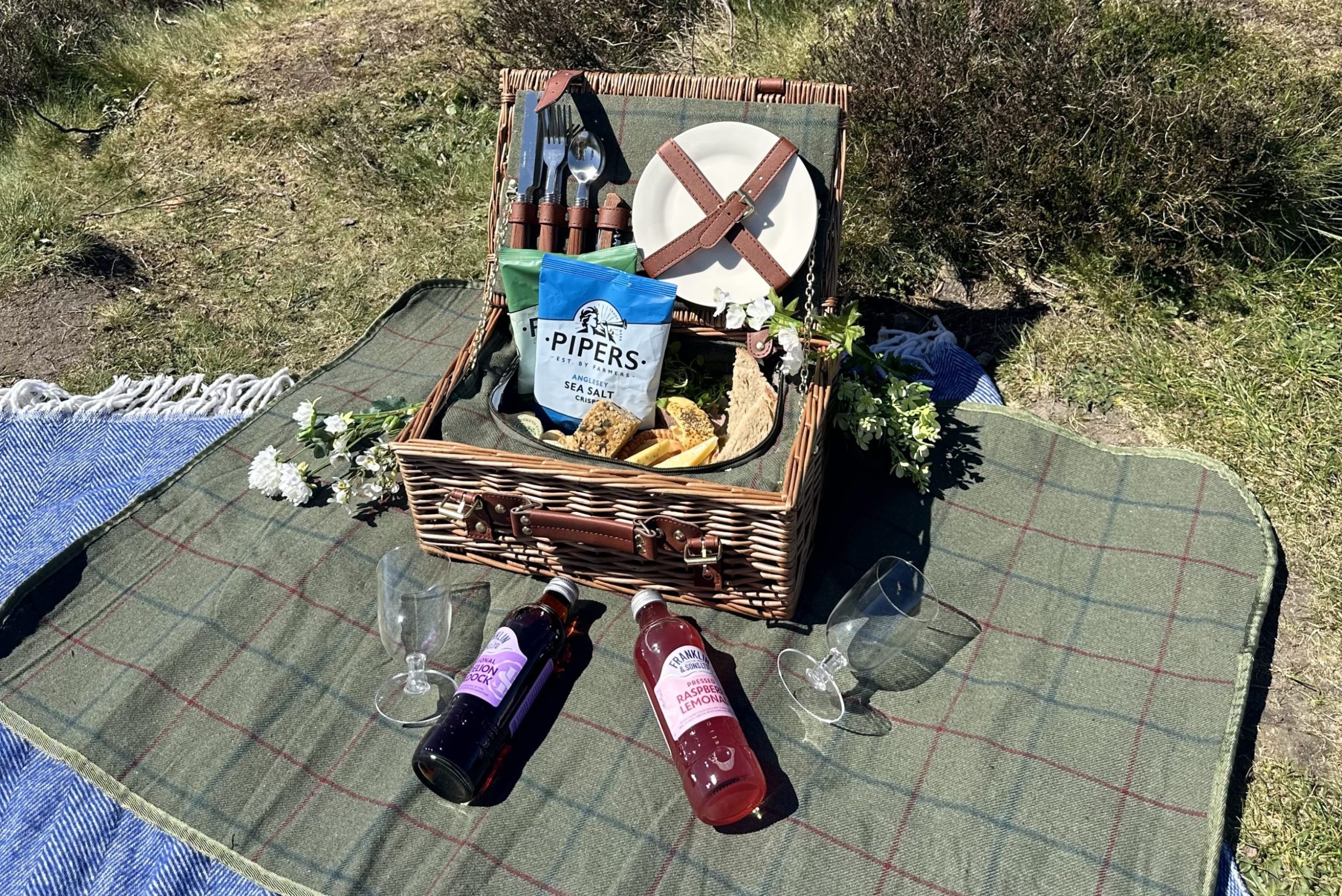 Peaks & Plates - picnic
