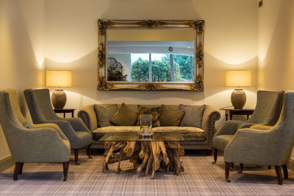 Interior peak press page