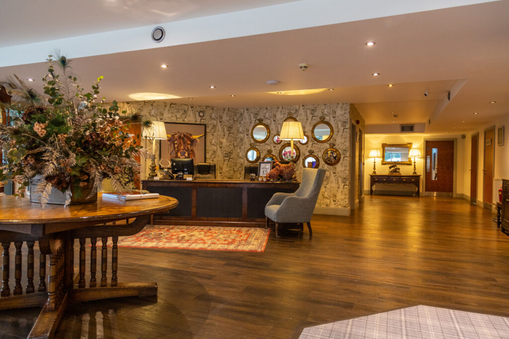 Interior peak press page