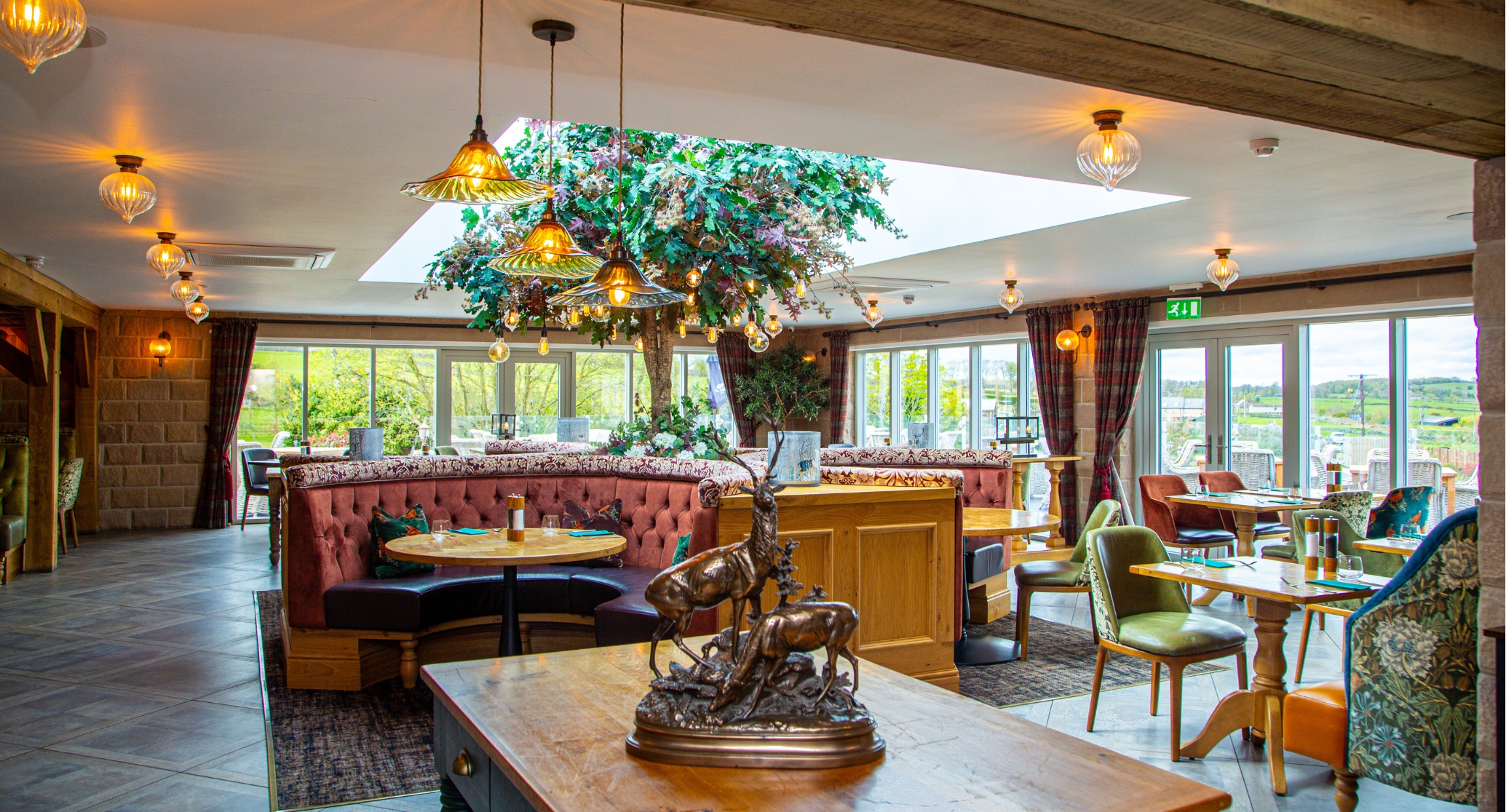 redlion restaurant golf at Peak Edge hotel